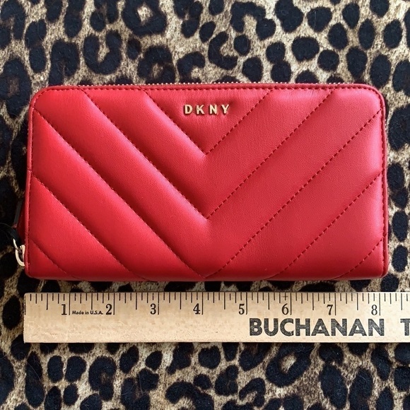 Brand New DKNY Vela Large Zip Around Red Wallet - Picture 3 of 14